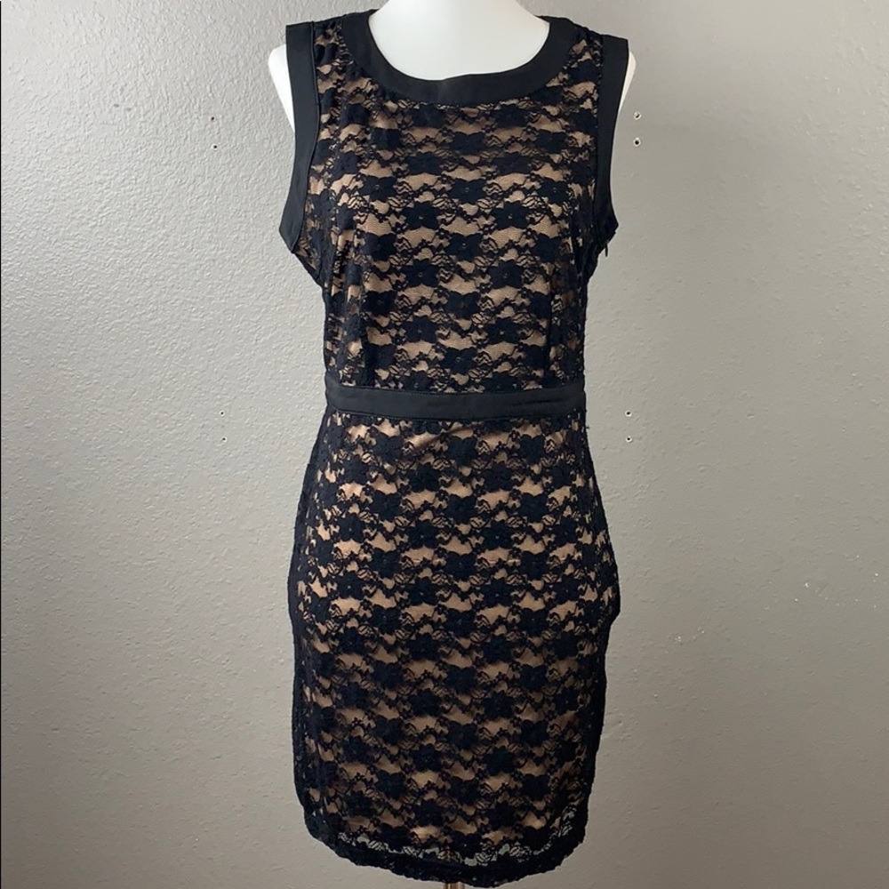 LBD cocktail dress with bow and lace detail